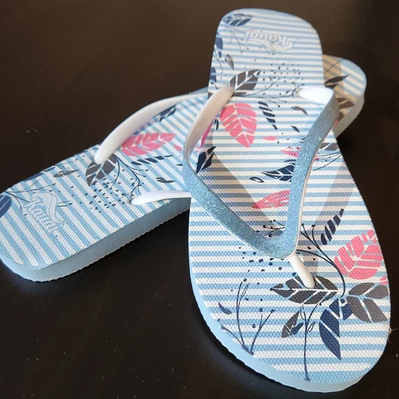 Flip Flops - Picture 2 of 3